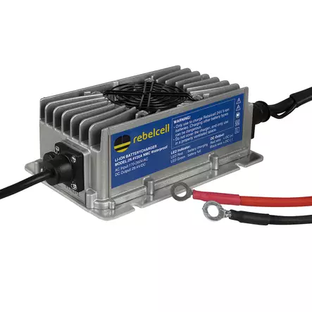 Rebelcell Vedenpitävä(IP65) laturi Rebelcell Li-Ion akulle 29,4V20A. Max. 100ah akulle - Veneakut ja laturit - 7106623688649 - 1